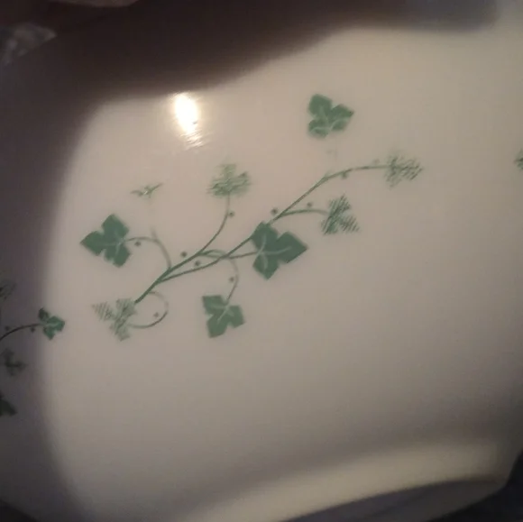 Large ivy Cinderella  bowl (13 inches) - Picture 2 of 10